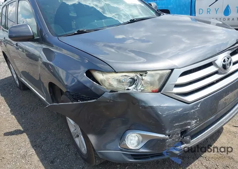 2011 Toyota Highlander Base V6 z USA, uszkodzony, nr VIN 5TDBK3EH9BS054027